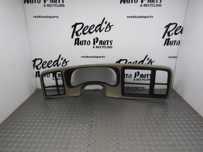 03-06 CHEVY GMC INSTRUMENT Cluster Speedometer Dash Trim PANEL Radio Bezel