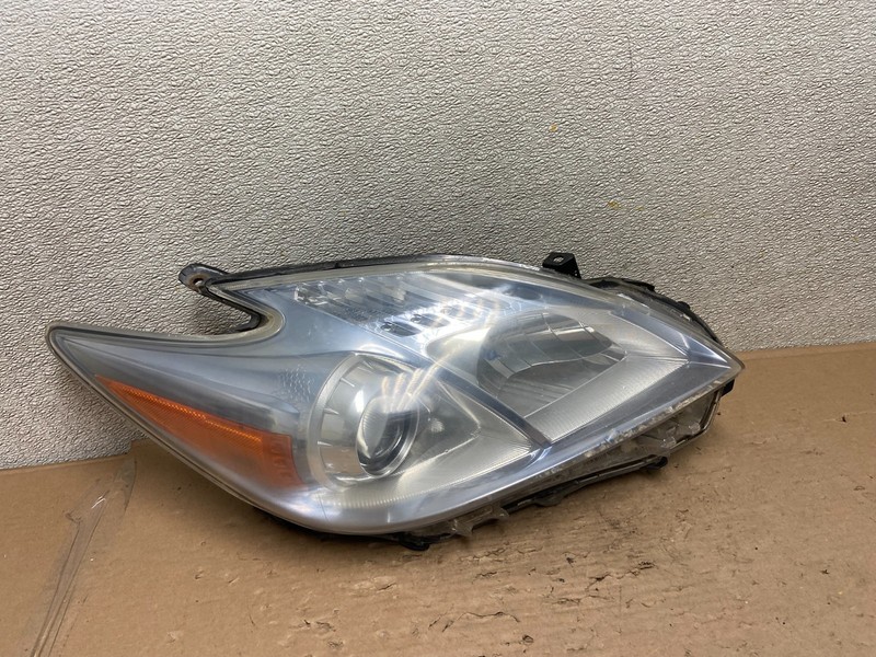 2010 - 2011 Toyota Prius Right Passenger Rh Blue Halogen Headlight AB0883 DW