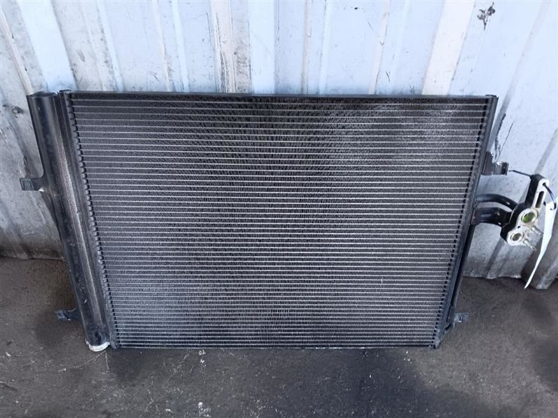 12-17 Range Rover Evoque AC Condenser Air Condition Radiator LR023921