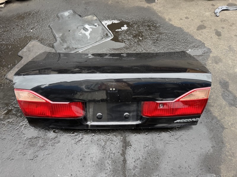 98-00 Honda Accord 4 Door Trunk Lid Black 68500-S84-A92ZZ OEM