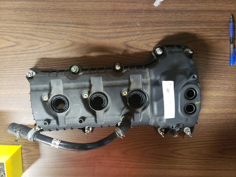 Valve Cover From 2013 Lincoln MKT 3.7