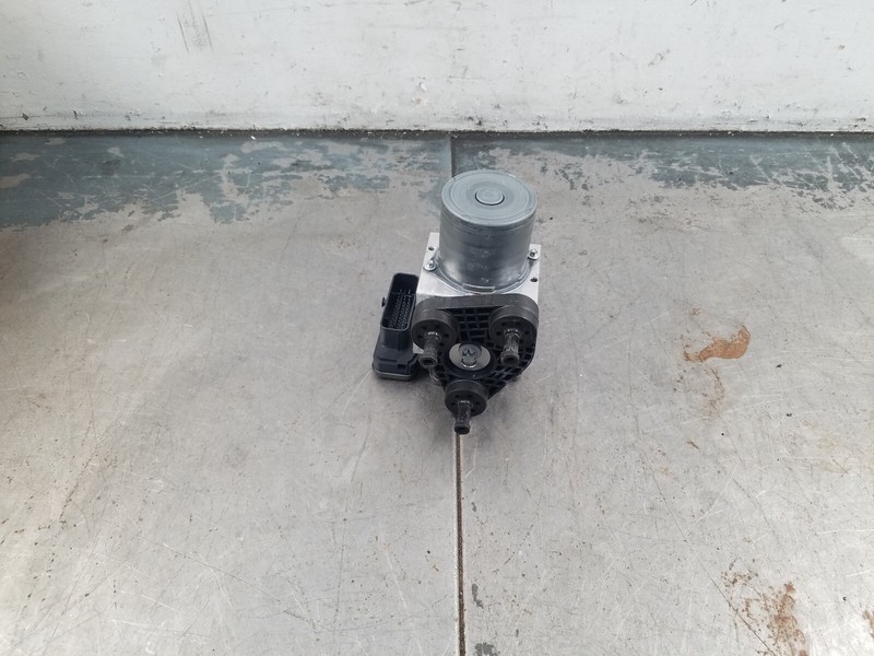 2016 Mercedes AMG C 63 S ABS Brake Pump Module #4566 Y4