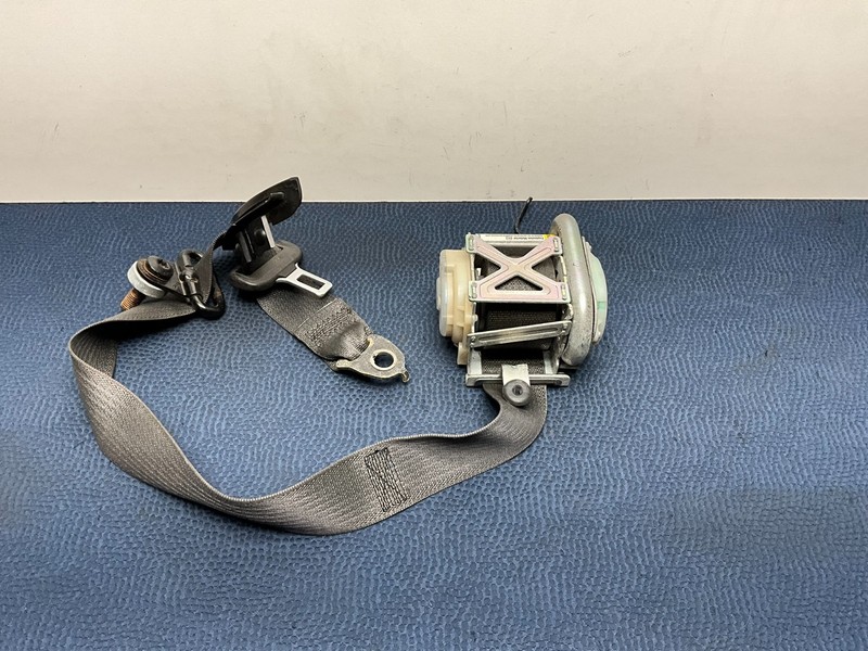Saturn Sky Pontiac Solstice Right Passenger Side Seat Belt Retractor OEM 69K Mi