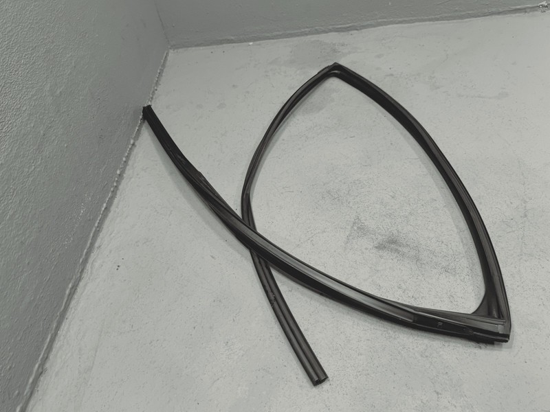 TOYOTA RAV4 2019-2025 REAR PASSENGER SIDE DOOR WINDOW GLASS RUN CHANNEL SEAL OEM