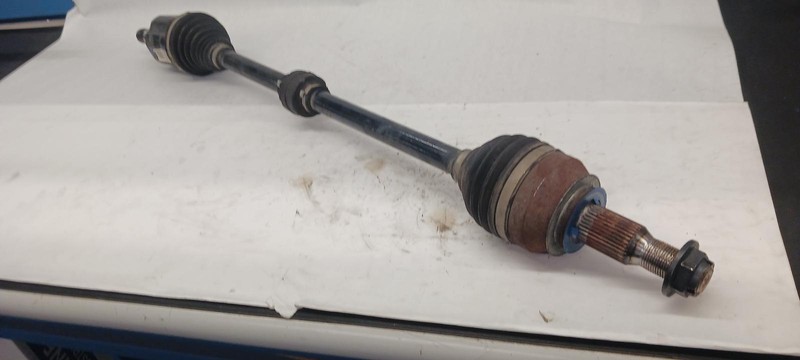 19-'20 BUICK ENVISION Right passenger front Axle Shaft front 2.5L FWD OEM