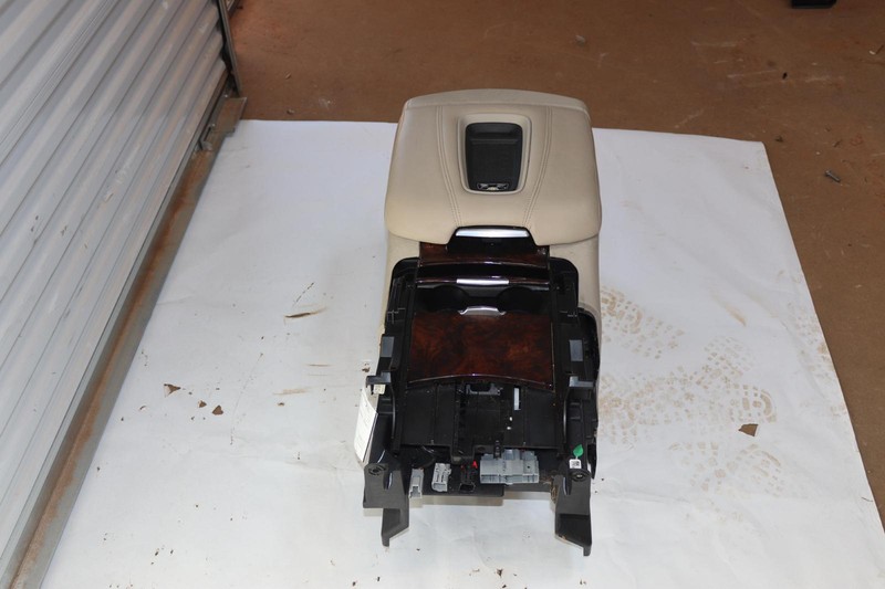2015 CADILLAC ESCALADE ESV FLOOR CENTER CONSOLE STORAGE ARMREST OEM