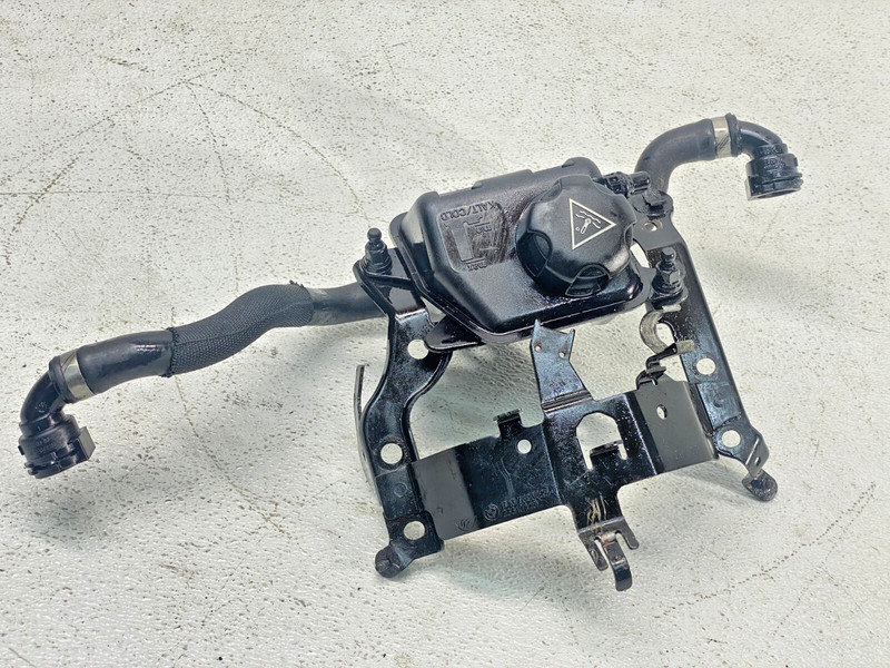 BMW F01 F02 F06 F10 F12 550 650 750 X5 Engine Coolant Reservoir Tank Bottle OEM✅