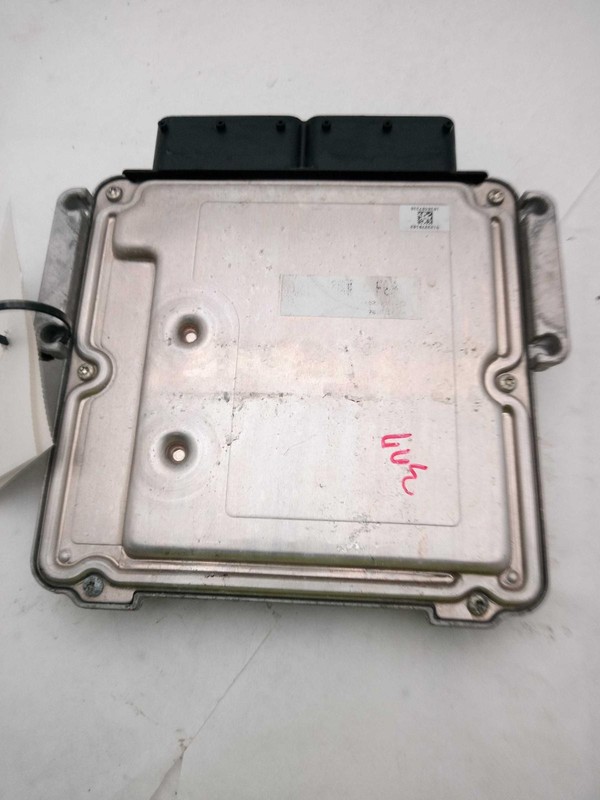 2016 Hyundai Elantra Engine Control Module ECM OEM Black 71k Miles NJ25-27730