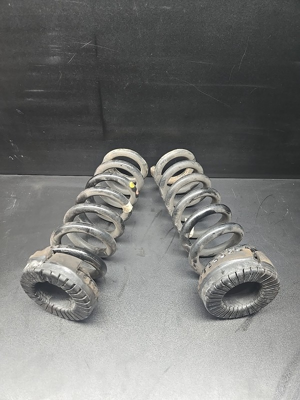 2014-2019 MASERATI QUATTROPORTE GHIBLI SQ4 AWD LEFT & RIGHT REAR COIL SPRING OEM