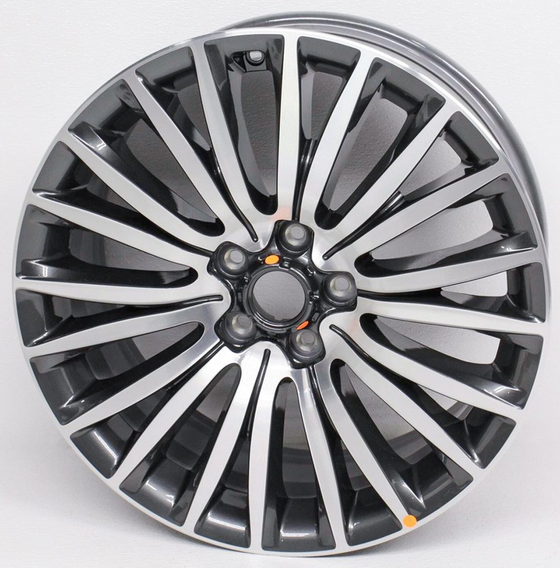 OEM Kia Cadenza 19 inch Wheel Scratches 52910-3R760