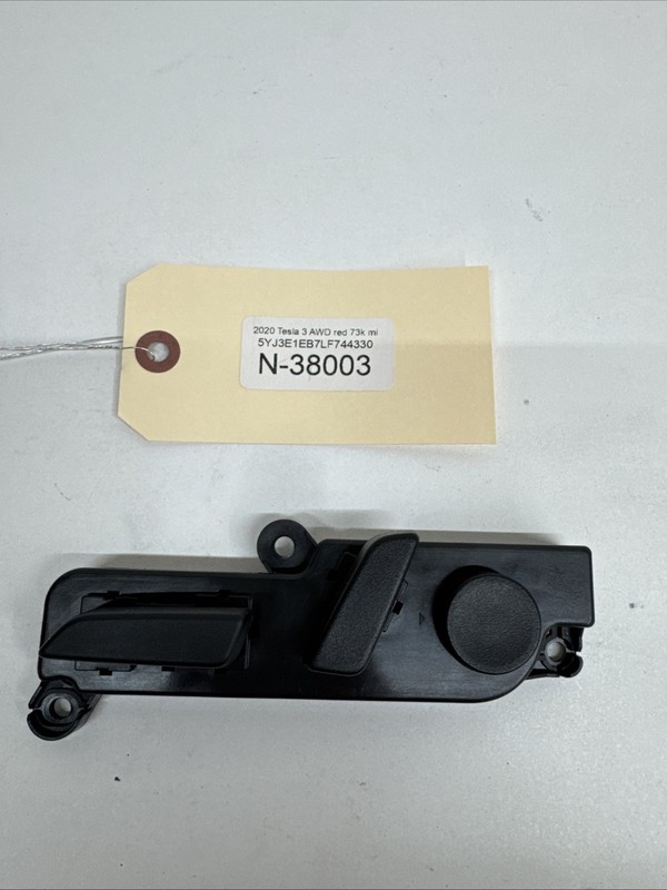 17-23 TESLA MODEL 3 FRONT LH SIDE SEAT ADJUSTMENT CONTROL SWITCH OEM 38003 B124