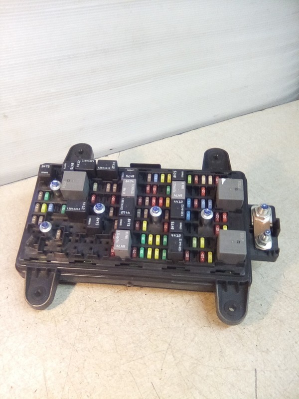Volvo VNL 23235229_01 Fuse Box