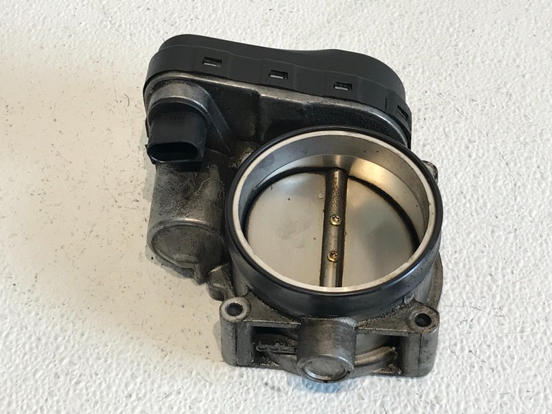 99-01 BMW 740I OEM Throttle Body Valve Assembly
