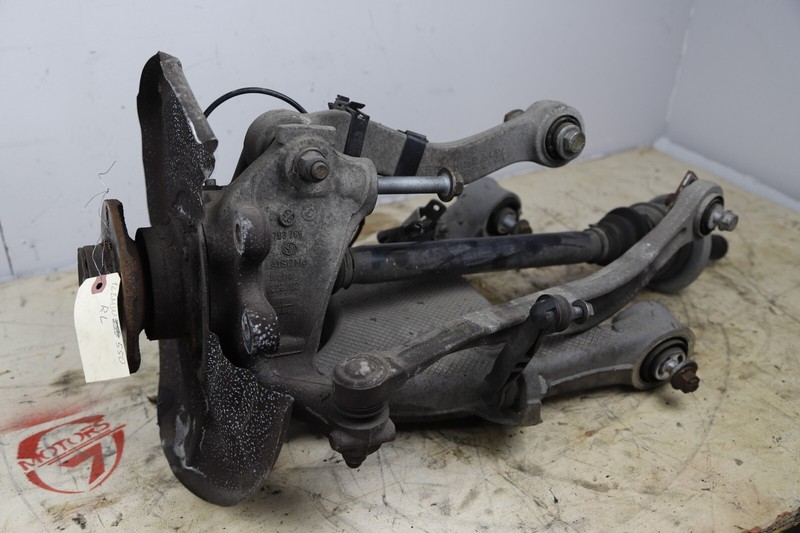 11-16 BMW F10 528 535 550 Rear Left Wheel Carrier Axle Spindle Hub Knuckle Arm
