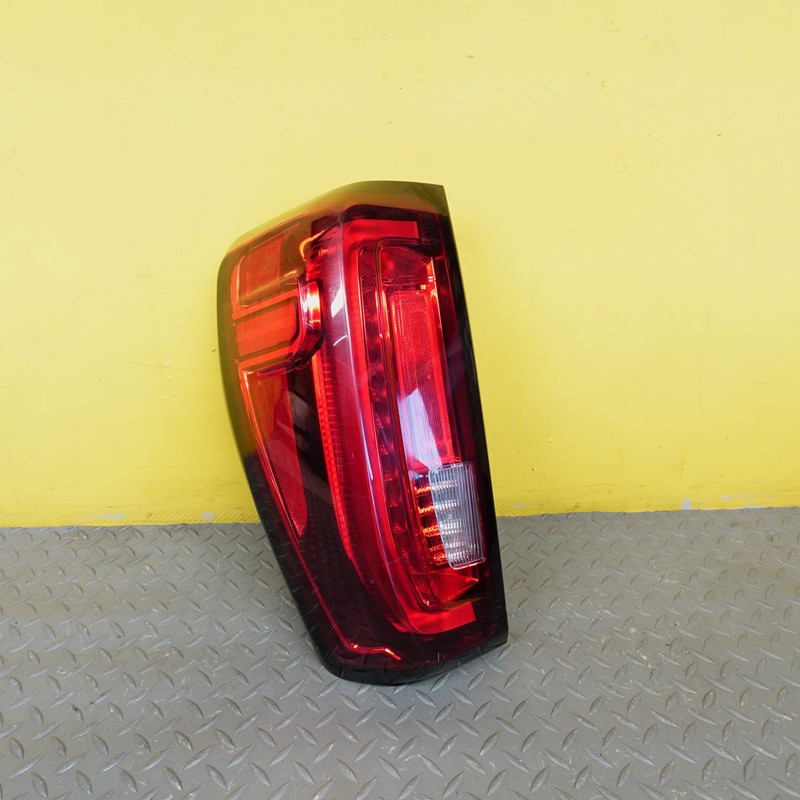 2019-2025 GMC SIERRA 1500 Rear Left Led Taillight Light Lamp Oem 84565921