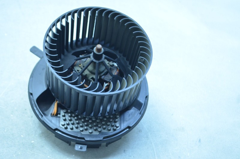 15-18 AUDI Q3 AC HEATER BLOWER MOTOR FAN OEM