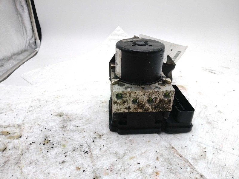 2016 Ford Escape ABS Pump & Motor Assembly OEM CV612C405HA 94K Miles Red