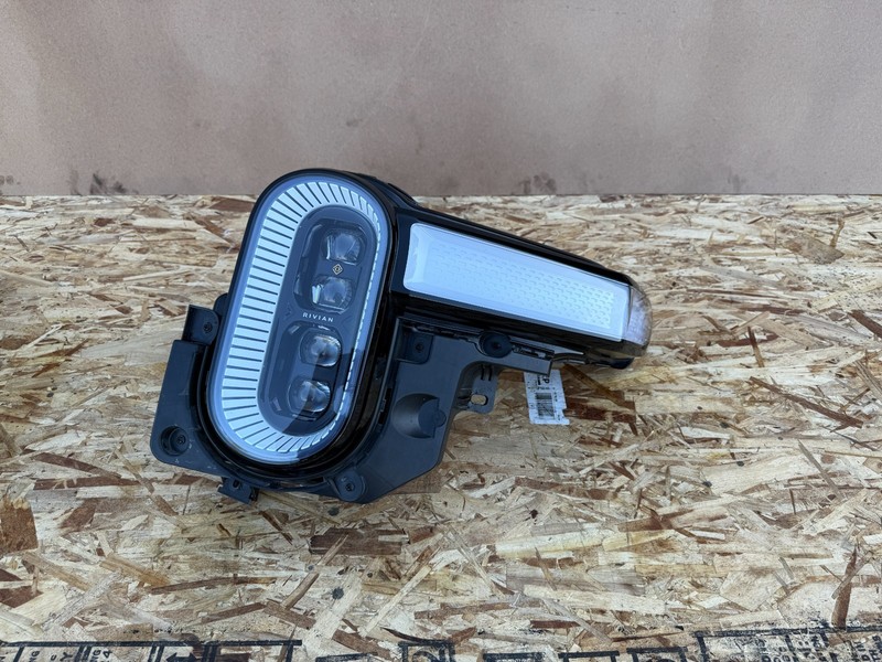 RIVIAN R1S R1T 22-24 OEM LEFT DRIVER LED HEADLIGHT HEADLAMP ASSEMBLY (INTACT)