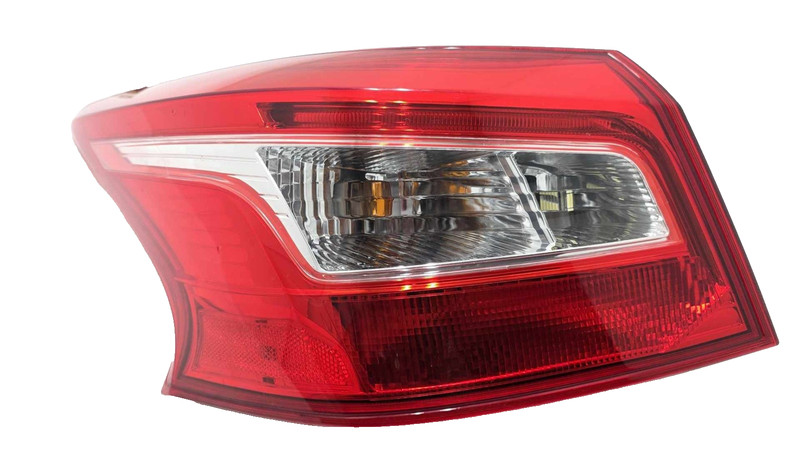 Nissan Sentra LH Driver Quarter Panel Tail Light Assembly 2016 P/N 265553YU0A