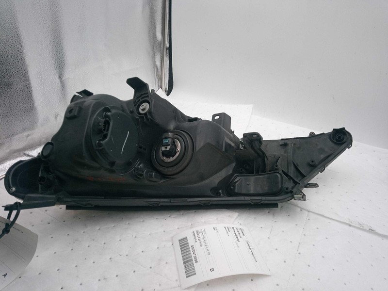 2015 Toyota RAV4 Right Headlight Assembly Black OEM Used 524296 137K Miles