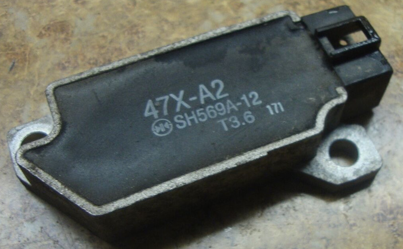1992 Yamaha FZR600 FZR 600 R FZR600R Voltage Regulator Rectifier Electrical 92