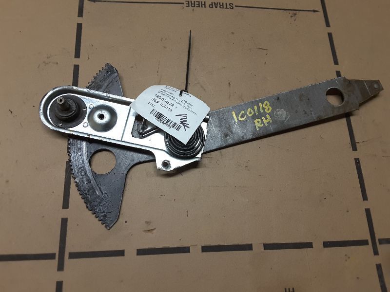80 81 82 COUGAR R. FRT WINDOW REGULATOR MAN 65770