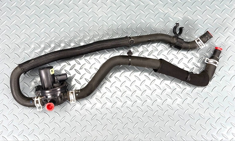 ✅ 2013-19 RAM 1500 Class. Diesel 3.0L COOLANT 3 WAY VALVE HEATER SUPPLY HOSE OEM