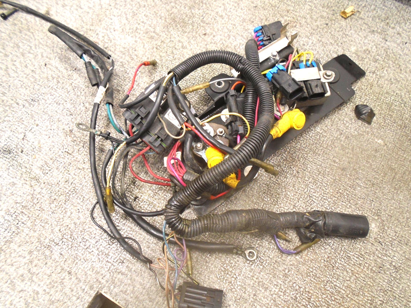 ENGINE & TRIM WIRE HARNESS 857166T1 MURCURY MARINER 2001-2005 150-175-200 HP