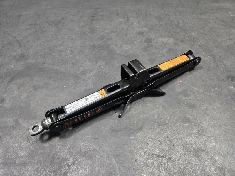 Jack Assy 2022 Nissan Rogue 99550-7FR0A 2021 2023 2024 2025