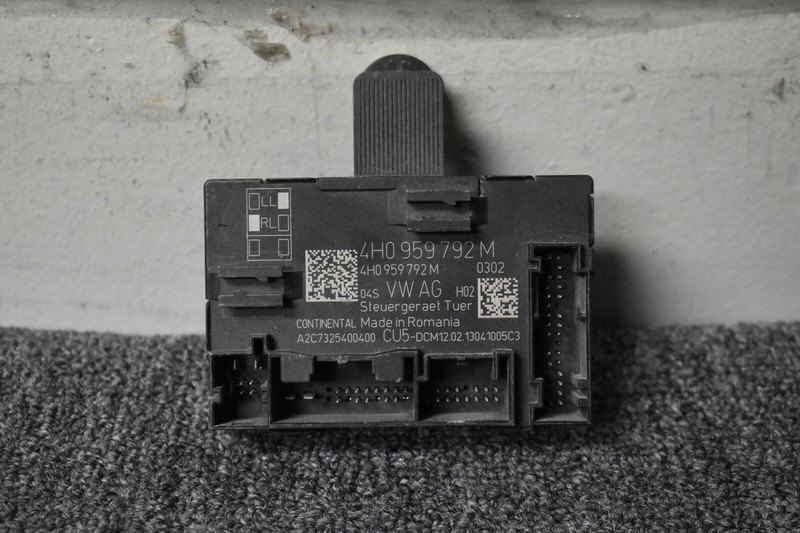 2015-2020 PORSCHE MACAN S CONTROL MODULE FACTORY OEM