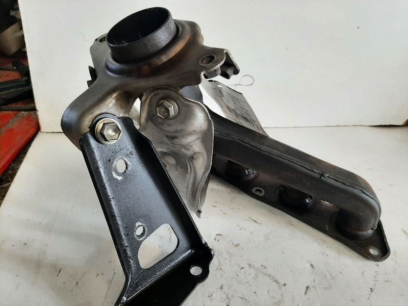 11-19 TOYOTA COROLLA 1.8L EXHAUST MANIFOLD
