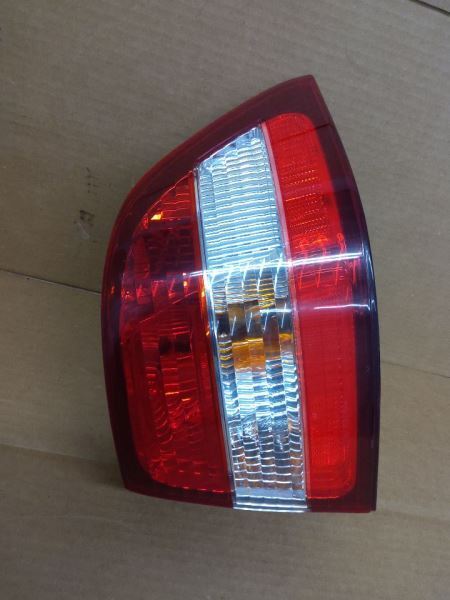 Passenger Tail Light Quarter Panel Mounted Fits 00-01 LEXUS ES300 267068