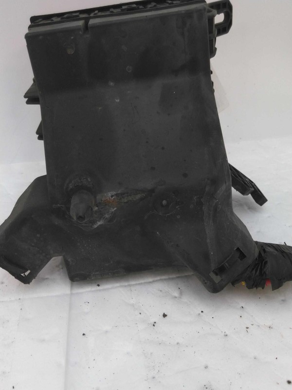 2015 Ford Fiesta Fuse Box OEM Grey D2BZ14290R 96K Miles Warranty Included