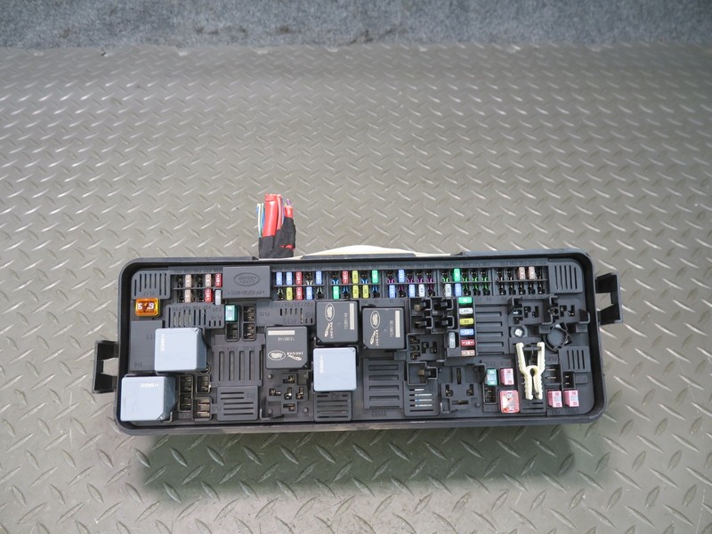 2014-2017 RANGE ROVER SPORT L494 REAR TRUNK FUSE RELAY BOX MODULE HPLA-14N030-AB