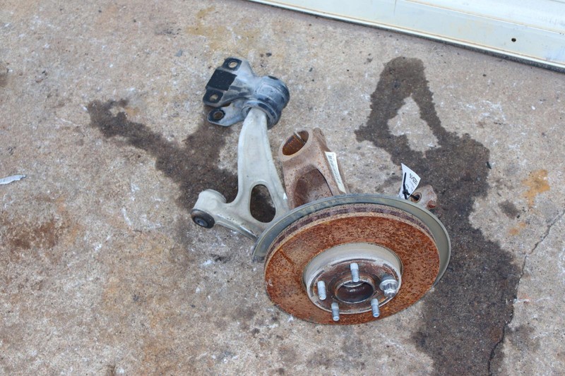 2012-2018 FORD FOCUS HATCH FRONT LEFT SPINDLE KNUCKLE HUB W/ CONTROL ARM OEM