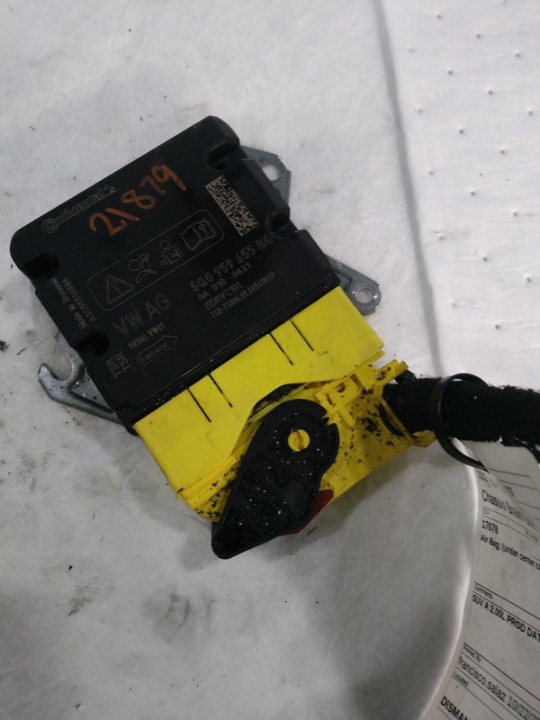 Used Air Bag Module fits: 2022 Audi Q3 Air Bag under center console ID 5Q0959655