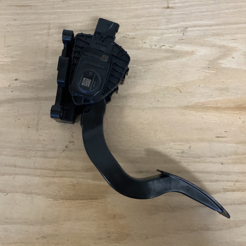 20-22 TESLA MODEL 3 GAS PEDAL ACCELERATOR THROTTLE SENSOR OEM 1275 B111