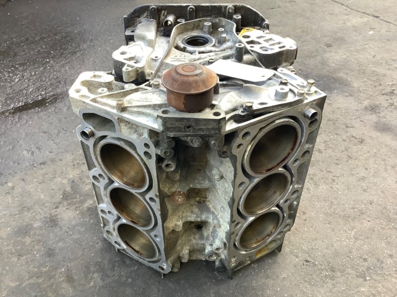 02-04 Honda Odyssey Engine Block J35A4 10002-P8F-A03 OEM