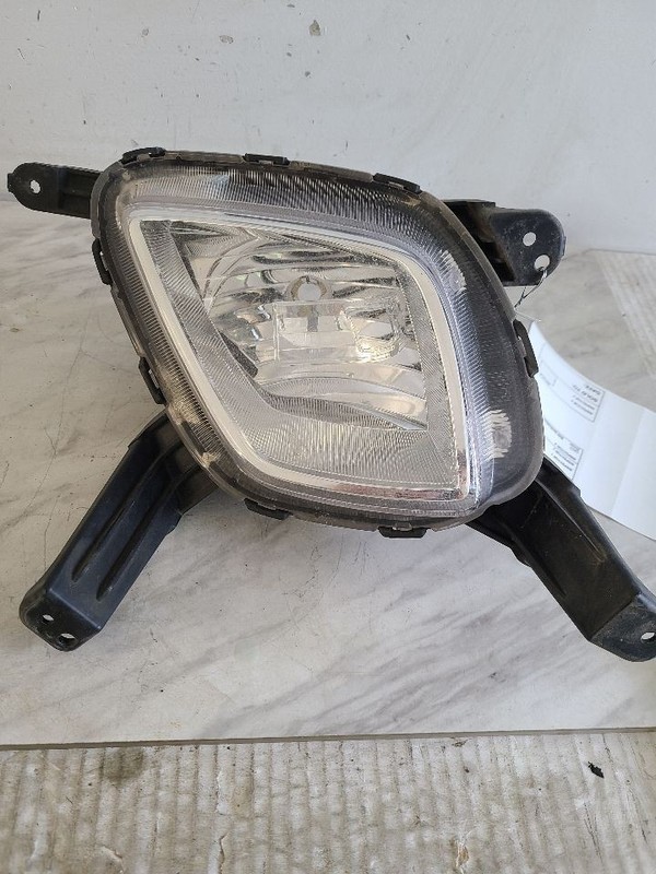 Driver Corner/Park Light Fog-driving Halogen Fits 16-18 SORENTO 574172