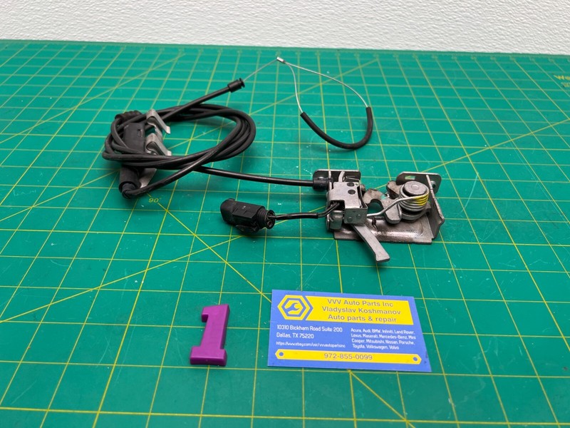 14-21 BMW i3 HOOD LOCK LATCH ACTUATOR W/ RELEASE CABLE OEM