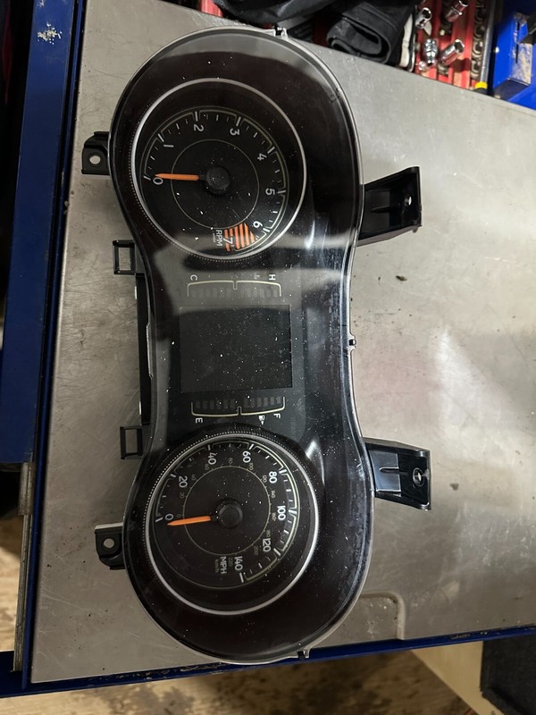 17-18 JEEP CHEROKEE OEM INSTRUMENT SPEEDOMETER GAUGE CLUSTER 130K