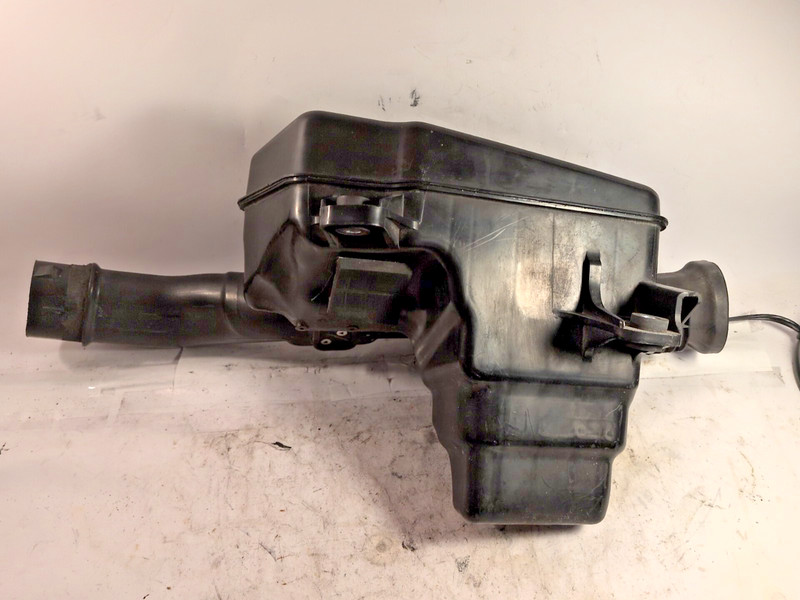 2010-2011 TOYOTA PRIUS Hybrid Air Cleaner Intake Tube OEM 17750-37010