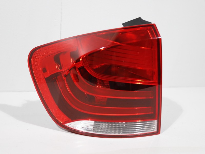 OEM 2012-2015 BMW X1 LH REAR LEFT DRIVERS TAIL LIGHT ASSEMBLY 2990111