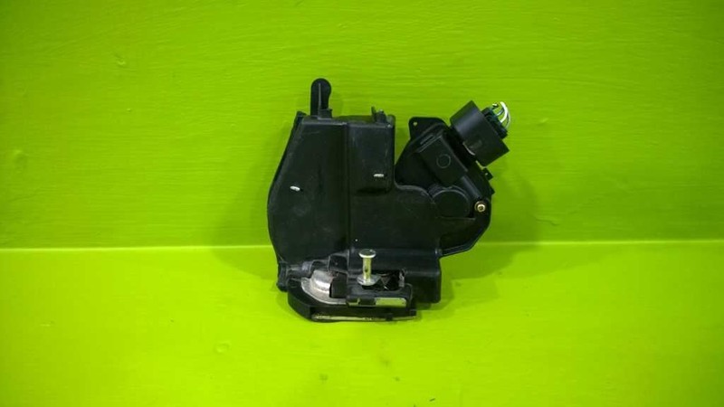 01-07 HIGHLANDER PASSENGER RIGHT REAR DOOR LOCK LATCH OEM 190-28