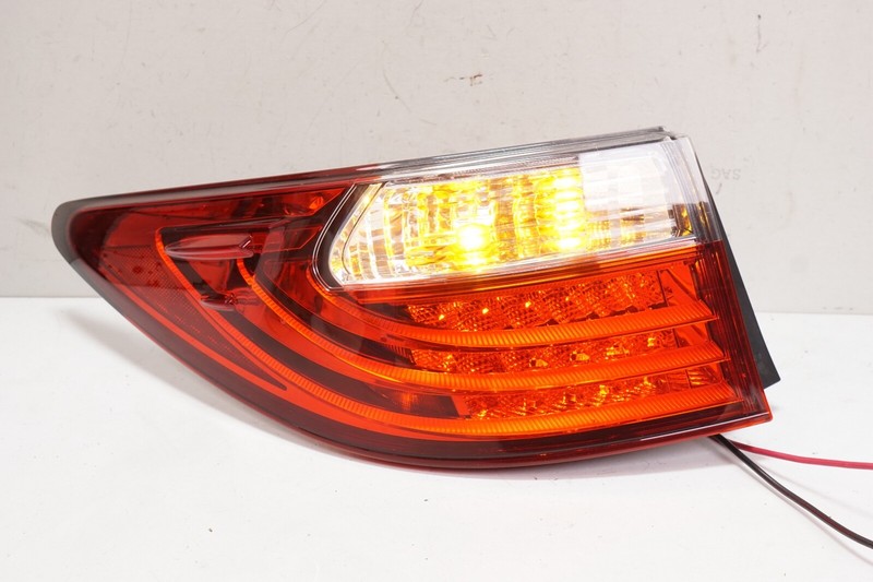 LEXUS ES300h ES350 Left LH Outer Tail Lamp Tail Light OEM 2013 - 2015