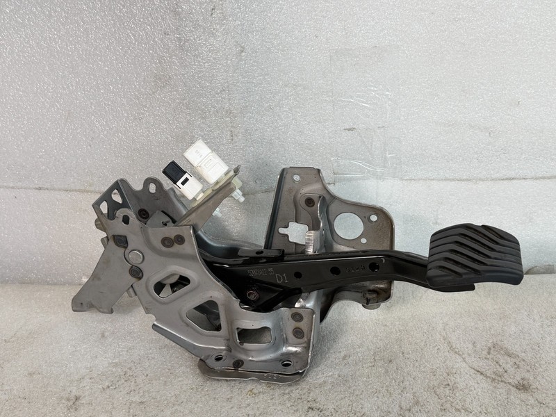 2019 - 2025 NISSAN ALTIMA BRAKE FOOT STOP PEDAL W/ TRAVEL SENSOR OEM