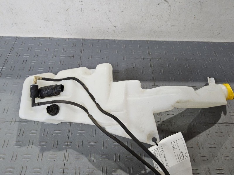 Wash Reservoir LHD Without Headlamp Washers Fits 14-18 CHEROKEE 3459335