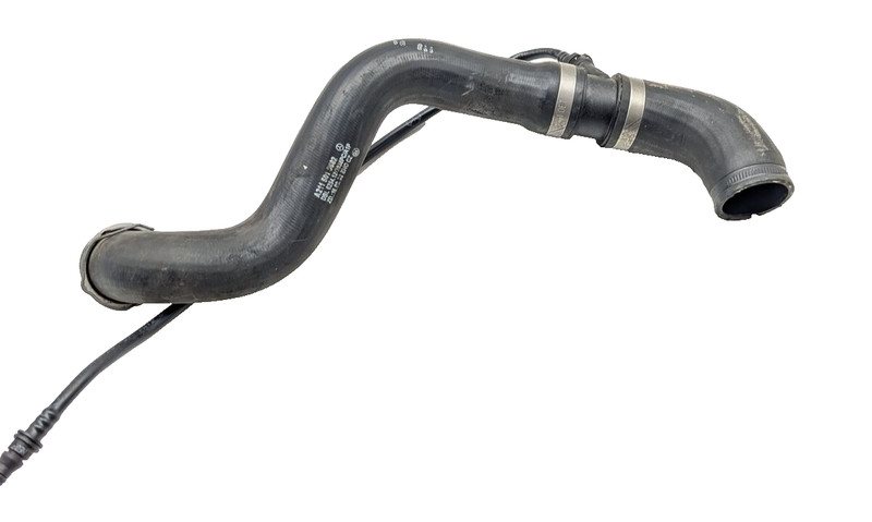 03-06 MERCEDES W211 CLS500 RADIATOR COOLING COOLANT UPPER HOSE TUBE 2115015682