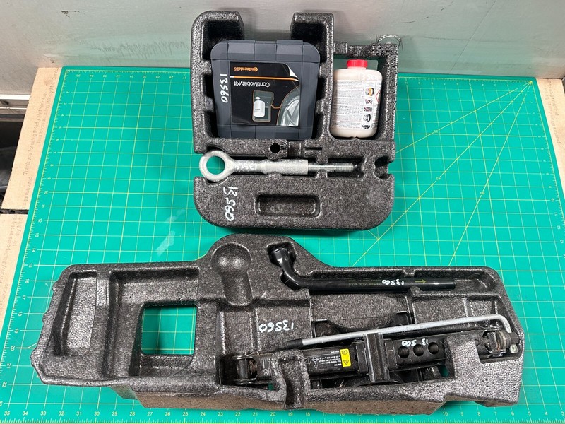 11-18 Volvo S60 SPARE TIRE JACK TOOL KIT W/ HOLDER AIR COMPRESSOR PUMP TOW HOOK