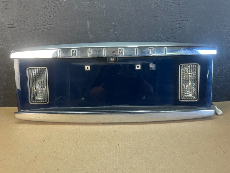 2004 to 2007 Infiniti QX56 License Plate Panel With Camera AD5699 DW